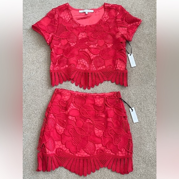 NWT Lovers + Friends Daycation Lace crop Top and Skirt Set Size Small Red - Picture 2 of 9